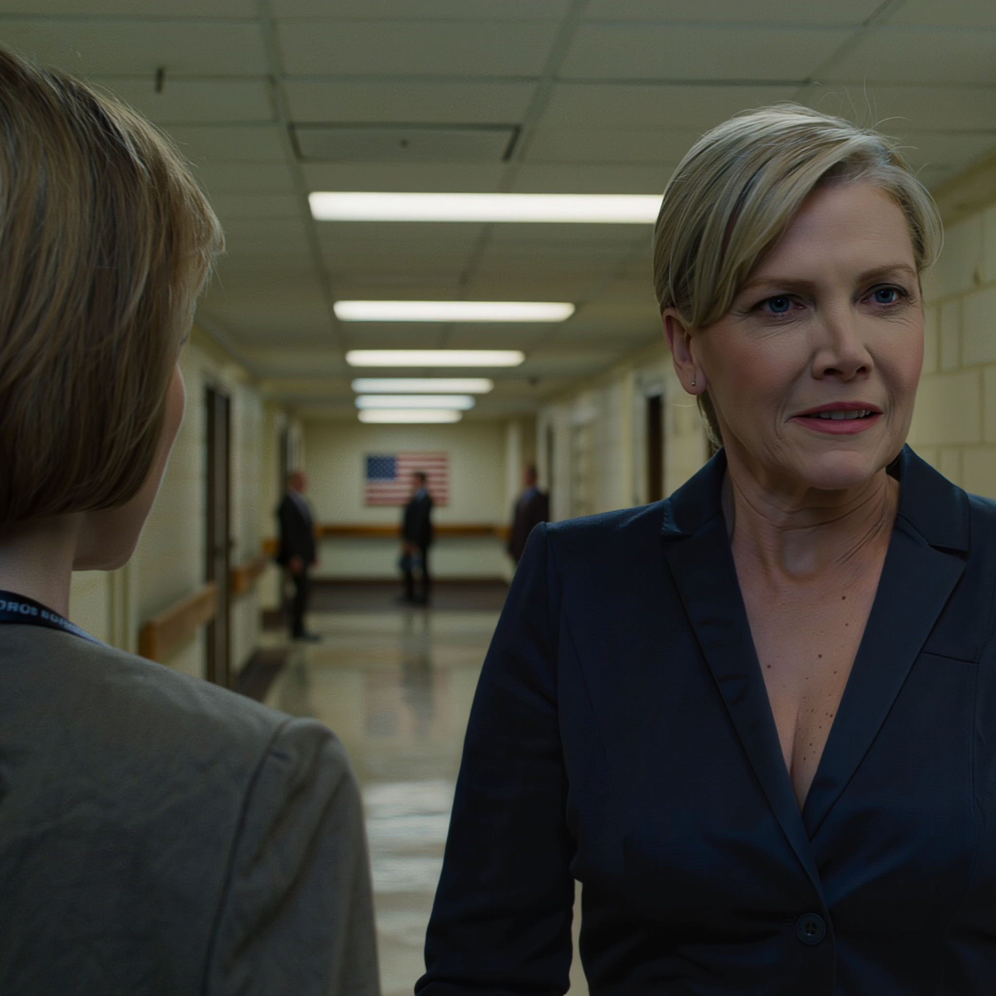 Ma mère m’a laissé un message vocal qui sonnait comme un verdict : « Tu es rayé de la famille. Ne nous contacte plus. Cette famille ira de l’avant sans toi. » J’ai répondu par un seul mot : « D’accord », puis je me suis désinscrit de tous les dossiers sur lesquels ils s’appuyaient pour vendre la vieille maison, finaliser l’achat de leur maison de ville au bord du lac et orchestrer leur « nouveau départ ». Moins de deux jours plus tard, mon téléphone affichait 58 appels manqués, puis un message de leur avocat est apparu.