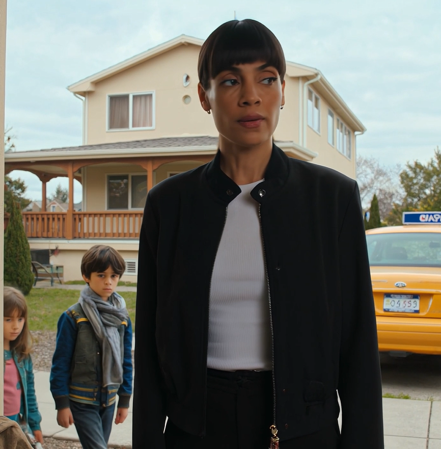 « Après mon refus, ma sœur, qui se croit tout permis, a envoyé ses enfants en taxi à mon domicile, mais elle ignorait que j’avais déménagé, et la personne qui habitait là a passé un simple coup de fil… qui a déclenché un retour de bâton inattendu pour ma sœur. »