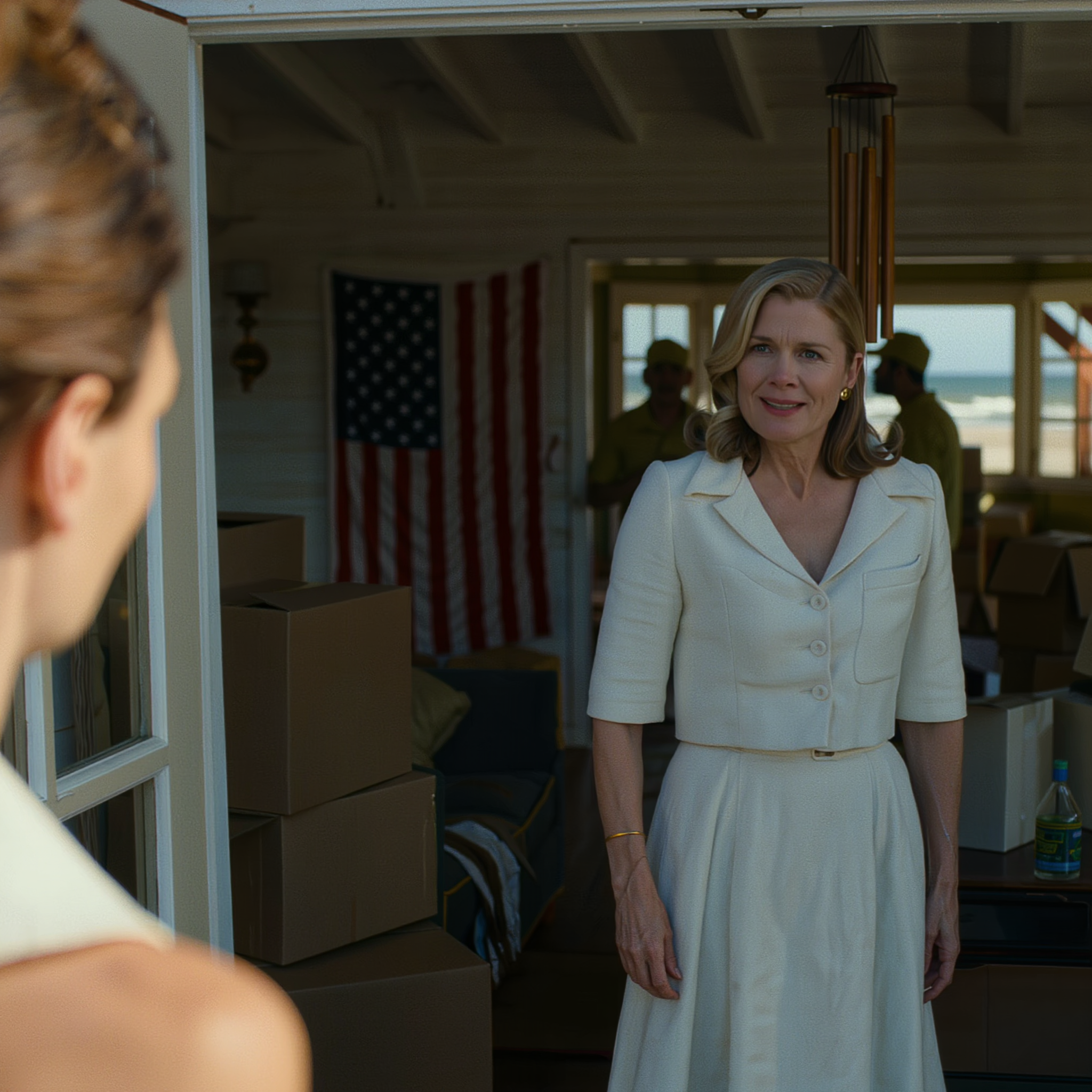 Ma sœur a installé sans vergogne son mari et ses enfants dans la maison de bord de mer que mon grand-père m’avait léguée, arrangeant tout comme si les papiers avaient déjà été transférés, allant même jusqu’à inciter les enfants à l’appeler leur « nouvelle maison ». J’ai appelé la police cet après-midi-là, mais ce n’est qu’en me tenant dans le salon et en voyant ce qu’ils avaient préparé que j’ai compris qu’il ne s’agissait pas d’un acte d’usurpation irréfléchi motivé par la cupidité, mais de la première étape d’un complot bien plus vaste.