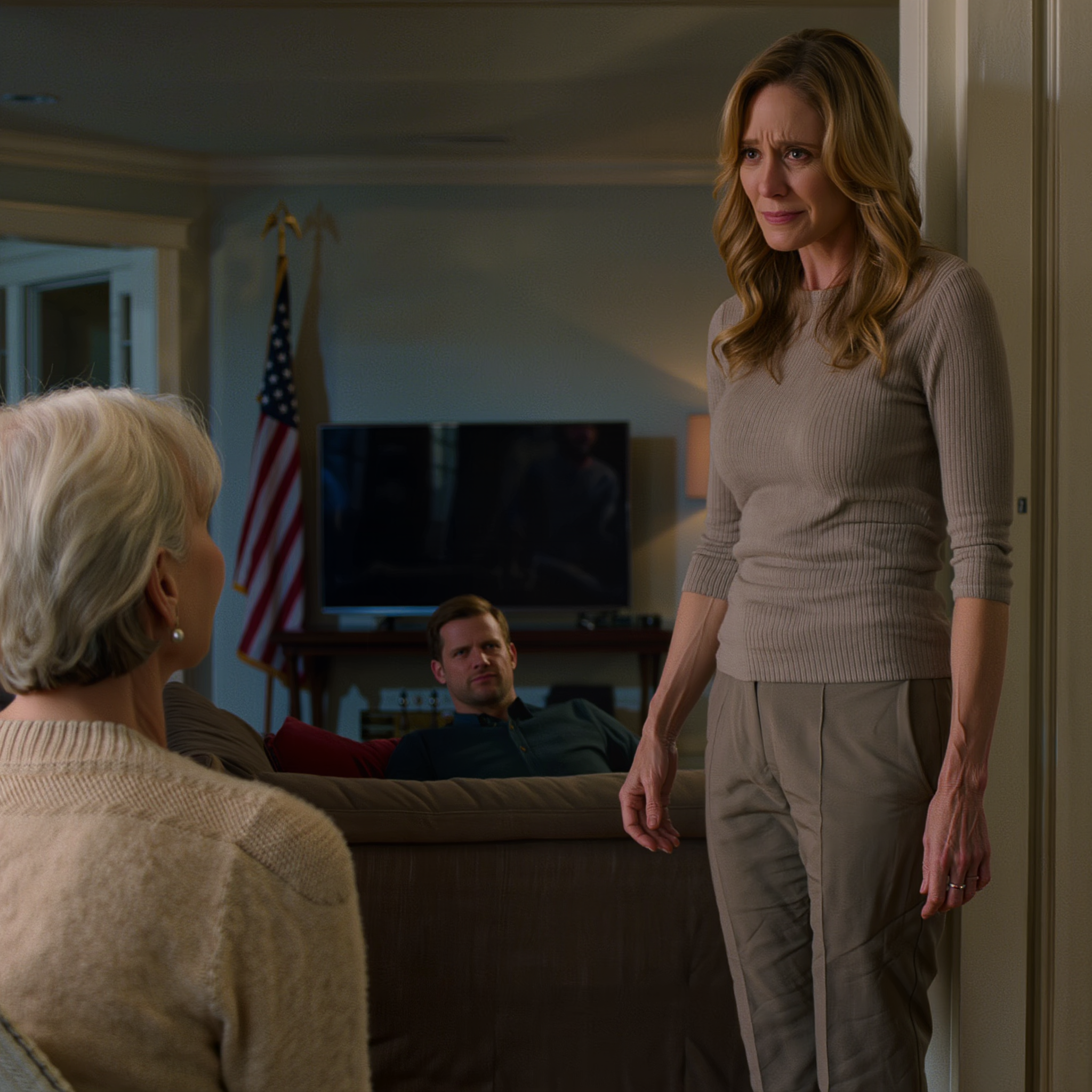 Ma belle-fille a éteint la télé juste devant moi et a dit ça comme si elle mettait à la porte un locataire : « Va regarder la télé dans ta chambre. À partir de maintenant, cet espace est pour nous, et tu dois comprendre ta place dans cette maison. » Mon fils est resté assis en silence pendant que sa femme humiliait sa propre mère, et j’ai discrètement pris mes clés et suis sortie dans la nuit froide. Mais c’est l’homme en costume à la porte le lendemain matin qui a fait comprendre à quelqu’un qu’une très grosse erreur venait d’être commise.