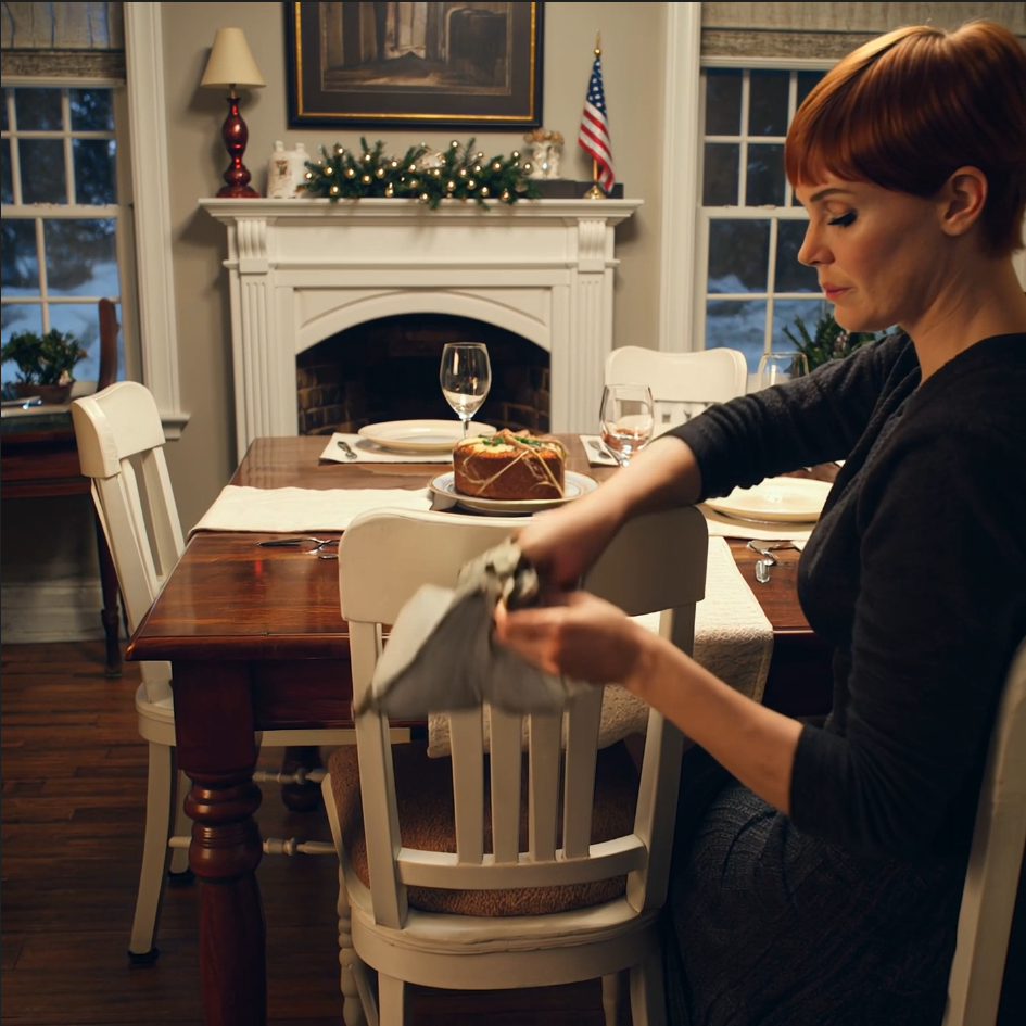 Ma sœur s’est moquée de moi devant toute la famille et m’a demandé : « Ça fait quoi d’être inutile, ma sœur ? » — alors je l’ai regardée droit dans les yeux et j’ai dit : « Je ne me suis jamais sentie aussi bien… depuis que j’ai arrêté de prendre en charge tes frais mensuels. »