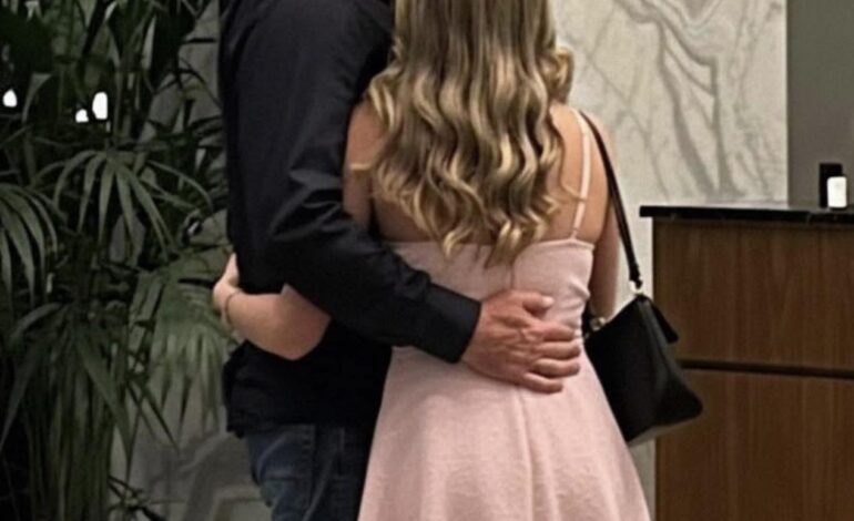 我回到酒店，看到我的丈夫和另一個女人在一起——聽到真相後，我幾乎暈倒了。