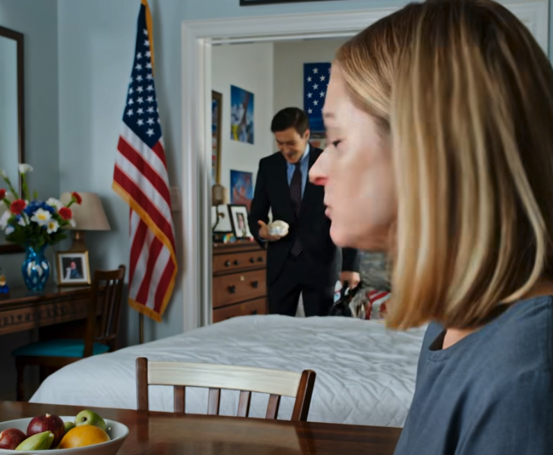 Mon mari a ignoré mes appels toute la journée. Il est rentré vers minuit, souriant comme si de rien n’était. Puis il m’a avoué avoir couché avec sa patronne et ne rien regretter. Je n’ai rien dit, j’ai simplement fini mon dîner en silence. Le lendemain matin, à son réveil, alors qu’il s’attendait à prendre son petit-déjeuner et son café, il a eu droit à une tout autre surprise qui a tout fait basculer.