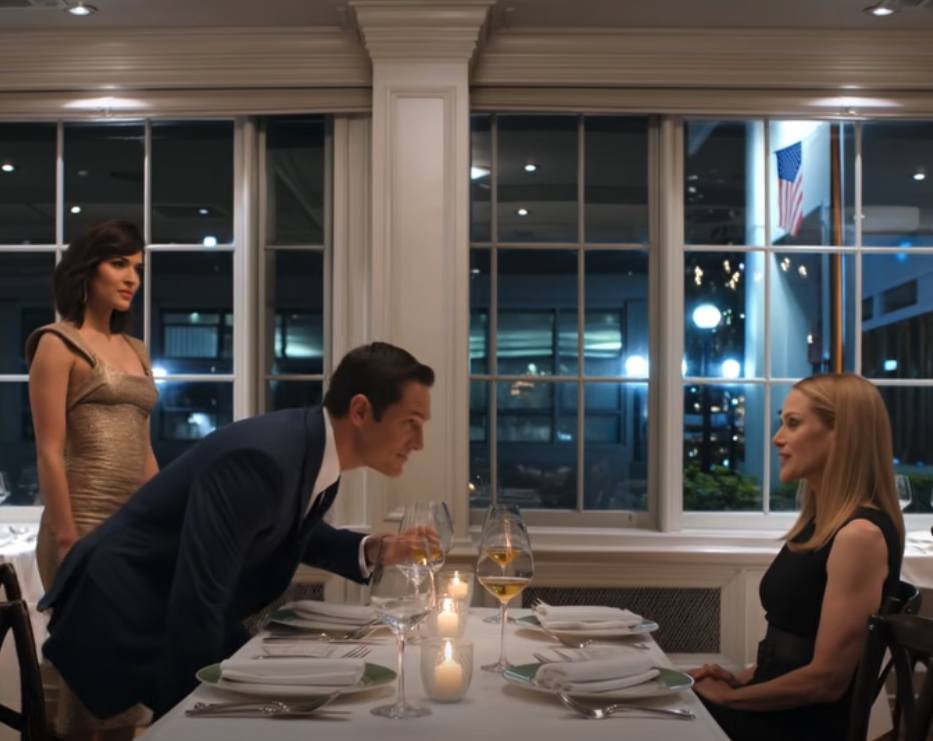 Il a porté un toast à sa « future épouse » lors de notre 15e anniversaire. La semaine prochaine, l’entreprise familiale centenaire se retrouvera entre mes mains. VOIR LES SIGNATURES