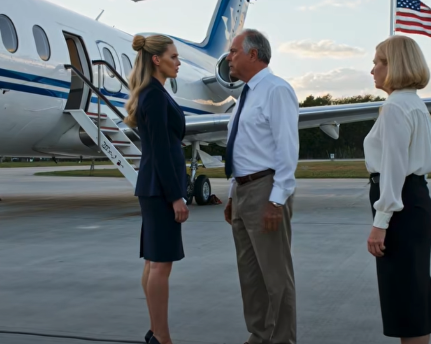 « Pars ! Tu ne fais plus partie de la famille. » J’avais simplement refusé de cosigner le bail de ma sœur. Elle m’a agressée et m’a mise à la porte. Je n’ai pas dit un mot. Ils n’imaginaient pas ce que j’allais faire ensuite…