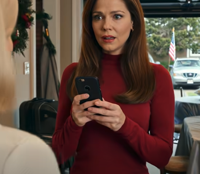 Ma belle-fille m’a dit : « Toute ma famille passera Noël ici, nous ne sommes que 25. » J’ai souri et répondu : « Parfait. Je serai absente pendant les fêtes, alors tu devras t’occuper de la cuisine et du ménage. » Elle est restée silencieuse un instant… mais l’histoire ne s’arrêtait pas là.