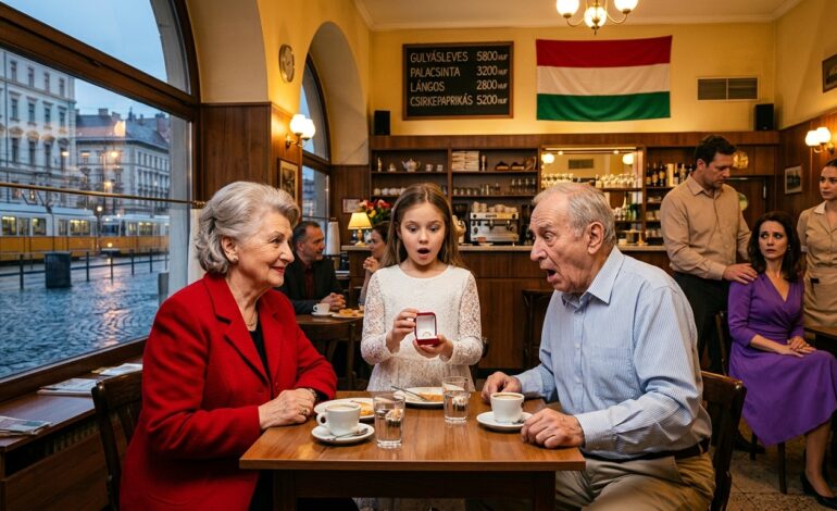 A szüleim elvették a gyűrűmet, és odaadták a nővéremnek. Ő hozzáment a vőlegényemhez – az én ruhámat viselte. A villásreggelinél nevetett: „Még mindig egyedül?” Anyám vigyorgott: „Mindig befejezi, amit te nem tudsz.” Aztán felálltam, és nem szóltam semmit. Ekkor lépett be a férjem – és minden arc elhallgatott.  Soha nem gondoltam volna, hogy a családom lesz életem legmélyebb árulásának forrása, de minden felbomlott azon a napon, amikor a szüleim csendben elvették az eljegyzési gyűrűt, amit az ex-vőlegényem, Caleb adott nekem, és átadták a húgomnak, Addisonnak. Nem azért tudtam meg, mert elmondták, hanem azért, mert Addison online bejelentette az eljegyzését – az én gyűrűmet viselte. Mielőtt még feldolgozhattam volna, felbukkantak a fotók, amelyeken esküvői ruhákat próbál. Az egyik kétségtelenül az enyém volt, az, amelyet hónapokkal korábban vettem, és a szüleim házában tároltam megőrzésre.