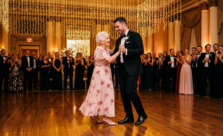 Az osztálytársaim kinevettek, amikor a nagymamámmal mentem a bálba és meghívtam az első táncra… De minden megváltozott, amikor fogtam a mikrofont és bezártam az egész termet 😲😢