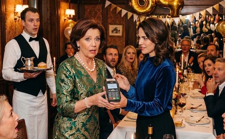 « Assieds-toi et tais-toi », dit Katharina Schmitt et peu après elle versa de l’eau glacée sur sa tête