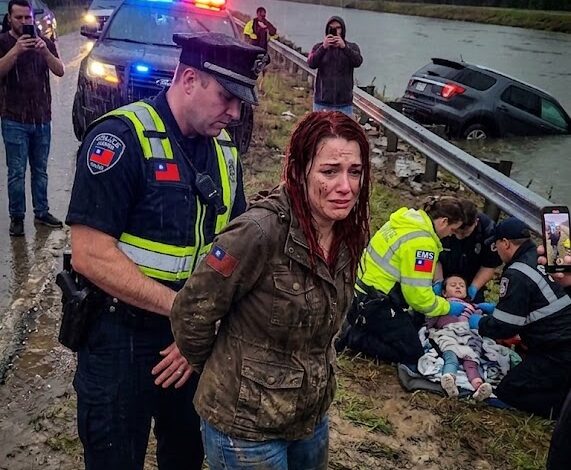 她在暴风雨中赤手空拳撬开车窗，冒着冰冷的运河水救出被困在一辆下沉SUV里的无生命孩子，结果几秒钟后被一名警察拦住，无视她的专业训练、英勇行为和明显的伤势，当场将她铐在泥泞的河岸上， 目击者记录了每一个令人心跳加速的细节，这些细节很快爆发成全国性的丑闻，揭露了不当行为、判断失误以及一连串无人预料的事件