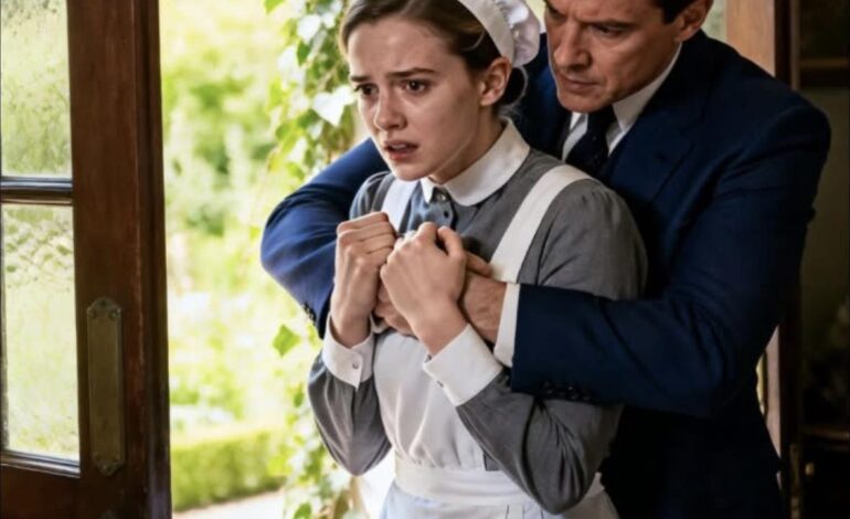 Miljardären sparkade ut den stackars tjänaren … omedveten om att hon var hans förlorade dotter.