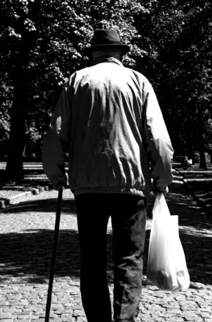 MON FILS M’A DIT QU’IL M’AVAIT ACHETÉ UNE MAISON À LA CAMPAGNE.