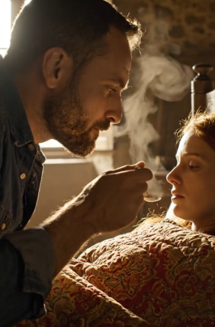 Après 5 ans à m’occuper de ma femme paralysée, j’ai oublié mon portefeuille à la maison un jour. Au moment où j’ai ouvert la porte… ce que j’ai vu m’a mis à genoux.