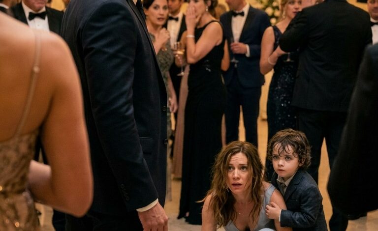 Bei einer eleganten Gala in Nashville zerbrach die Welt eines Milliardärs, als ein Kleinkind mit Augen, die seinen eigenen glichen, ihn ansah und lächelte – und damit eine längst vergessene Nacht in die Gegenwart zurückholte und ihn beinahe in die Knie zwang.