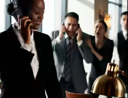 Ich erbte ein Luxusrestaurant, aber mein Mann riss mir die Unterlagen aus den Händen und sagte: „Das geht an meine Mutter!“Er übergab einfach alles, als hätte ich nichts mitzureden, und zehn Tage lang benahmen sie sich, als hätten sie gewonnen.Dann wurde das Restaurant plötzlich geschlossen, und als er mich in Panik anrief, ließ ihn meine Antwort noch mehr ausrasten …