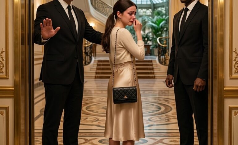 Ils ont refusé de laisser entrer la pauvre fille à l’hôtel – jusqu’à ce que le directeur remarque son collier.