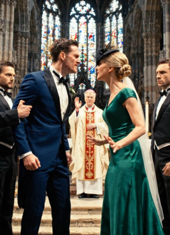 « Ne gâche pas le mariage avec ton infertilité émotionnelle ! » Mon mari a essayé de me briser à l’autel – sans savoir que le prêtre qui nous observait était mon frère et que le mandat d’arrêt dans sa poche portait déjà son nom.